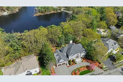 29 Hammersmith Dr, Saugus, MA 01906 - Photo 2