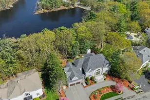 29 Hammersmith Dr, Saugus, MA 01906 - Photo 2