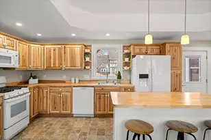 37 School St, Merrimac, MA 01860 - Photo 8