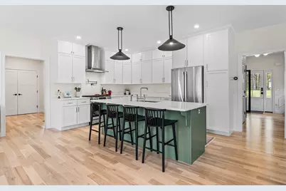 396 Elmwood Ave, Holden, MA 01522 - Photo 8