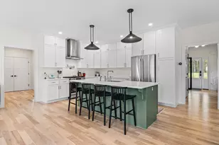 396 Elmwood Ave, Holden, MA 01522 - Photo 8