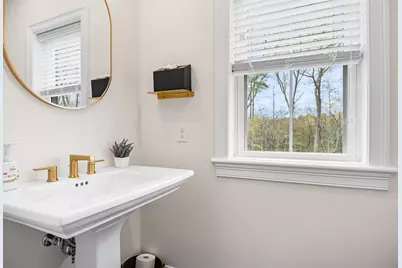 396 Elmwood Ave, Holden, MA 01522 - Photo 18