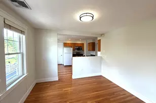 58 Dix St, Waltham, MA 02453 - Photo 4