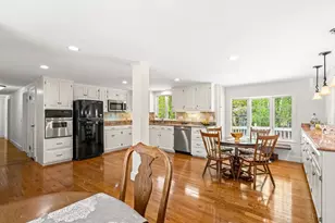 53 Summer St, Danvers, MA 01923 - Photo 8