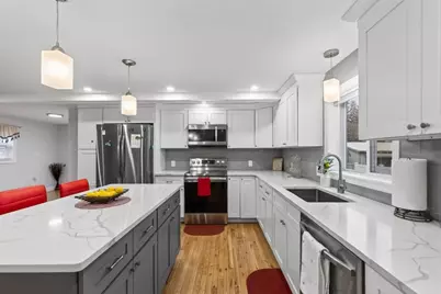 32 Fremont St, Taunton, MA 02780 - Photo 10