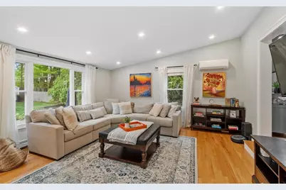 152 Oak Street, Reading, MA 01867 - Photo 4