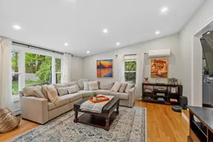 152 Oak St, Reading, MA 01867 - Photo 4