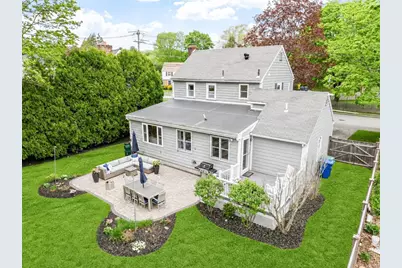 152 Oak Street, Reading, MA 01867 - Photo 2
