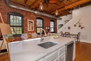 25 Pond St, Amesbury, MA 01913 - Photo 6
