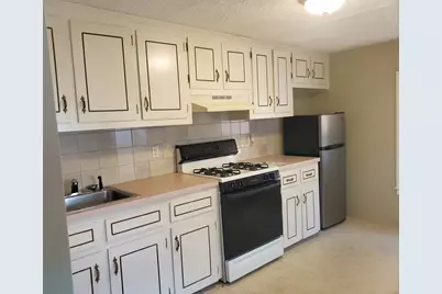 7 Greenwood St #A, Wakefield, MA 01880 - Photo 2