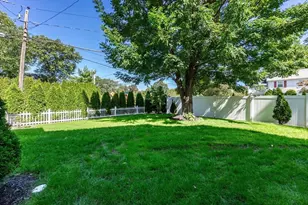 57 Walnut St, Newton, MA 02460 - Photo 10