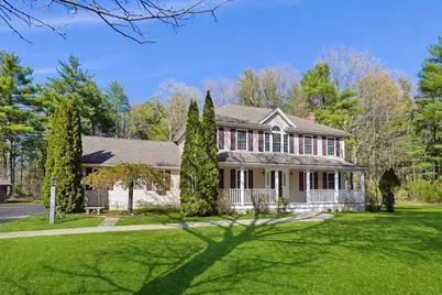 5 Chestnut St, Plainville, MA 02762 - Photo 2