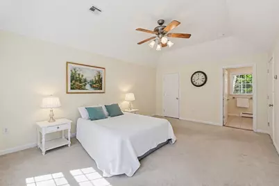 5 Chestnut St, Plainville, MA 02762 - Photo 16