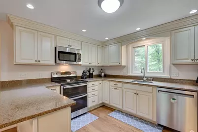 35 Blueberry Lane, Reading, MA 01867 - Photo 6