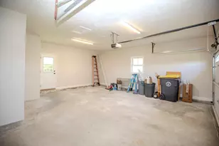 205 Eastview Ave, Somerset, MA 02726 - Photo 24