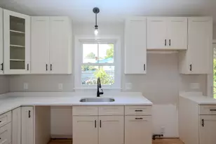 205 Eastview Ave, Somerset, MA 02726 - Photo 10