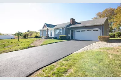 205 Eastview Ave, Somerset, MA 02726 - Photo 2