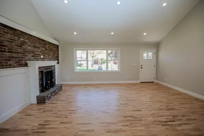 205 Eastview Ave, Somerset, MA 02726 - Photo 6