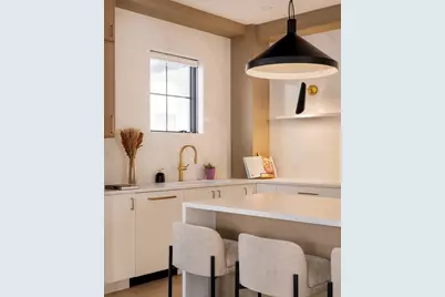 19 South Waverly St, Boston, MA 02135 - Photo 10