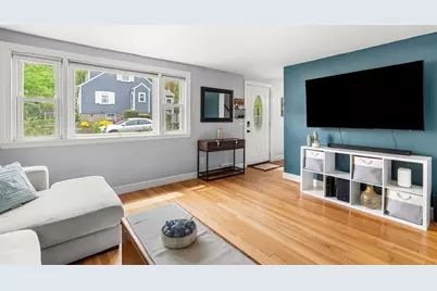 8 Cressey, Salem, MA 01970 - Photo 6