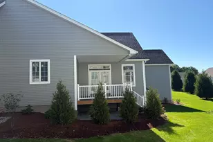7 Fields Dr, East Longmeadow, MA 01028 - Photo 4