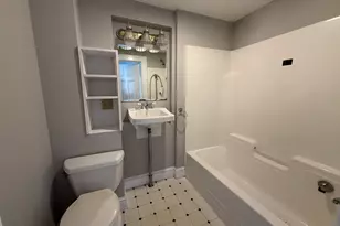 93 Friend St, Amesbury, MA 01913 - Photo 4