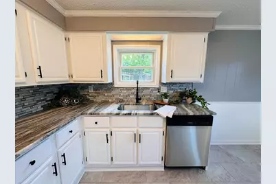 93 Grochmal Ave #119, Springfield, MA 01150 - Photo 8