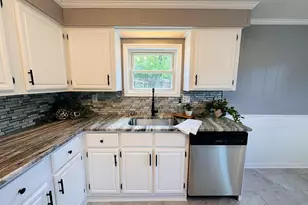 93 Grochmal Ave, Springfield, MA 01150 - Photo 8