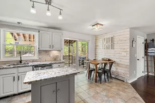 12 Rainbow Cir, Bridgewater, MA 02324 - Photo 8