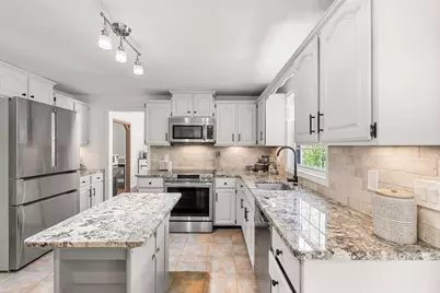 12 Rainbow Cir, Bridgewater, MA 02324 - Photo 6