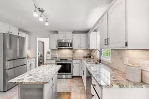 12 Rainbow Cir, Bridgewater, MA 02324 - Photo 6