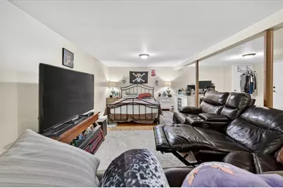 8 Alsop St, Fall River, MA 02723 - Photo 30