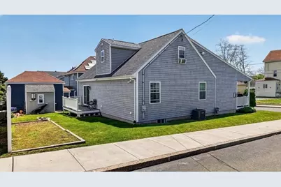 8 Alsop St, Fall River, MA 02723 - Photo 4