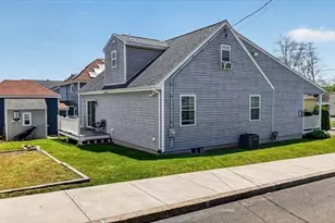 8 Alsop St, Fall River, MA 02723 - Photo 4