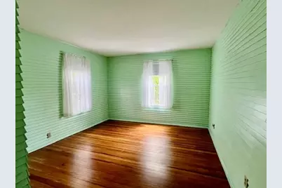 13 Florence St, Chicopee, MA 01013 - Photo 22