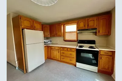 13 Florence St, Chicopee, MA 01013 - Photo 8