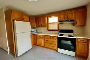 13 Florence St, Chicopee, MA 01013 - Photo 8