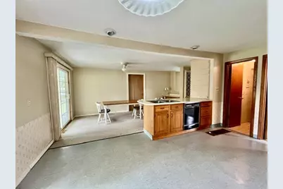 13 Florence St, Chicopee, MA 01013 - Photo 12