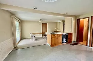 13 Florence St, Chicopee, MA 01013 - Photo 12