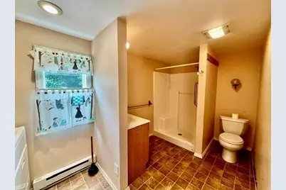 13 Florence St, Chicopee, MA 01013 - Photo 14