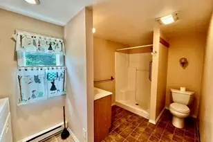13 Florence St, Chicopee, MA 01013 - Photo 14