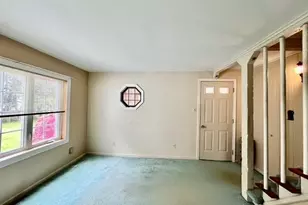13 Florence St, Chicopee, MA 01013 - Photo 6
