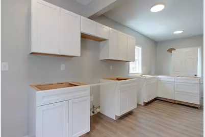 3 Williams St #2, Pepperell, MA 01463 - Photo 4