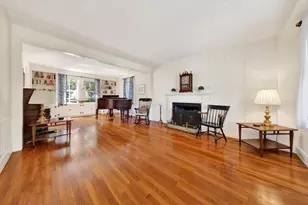 18 Cottage St, Hingham, MA 02043 - Photo 10