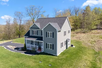 32 Hycrest Rd, Charlton, MA 01507 - Photo 4