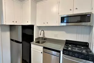 27 Franklin St, Arlington, MA 02474 - Photo 2