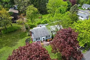 9 MacDonald Cir, Walpole, MA 02081 - Photo 2