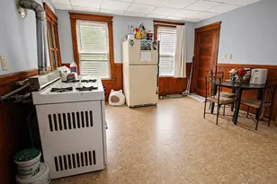 21 Sterling St, Worcester, MA 01610 - Photo 12