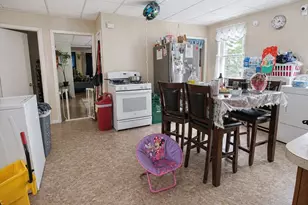 21 Sterling St, Worcester, MA 01610 - Photo 8