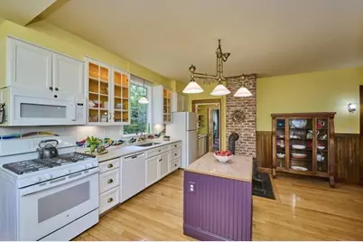 17 Copley St, Newton, MA 02458 - Photo 12